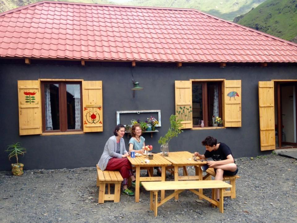 Sno House Kazbegi Hotel Bagian luar foto